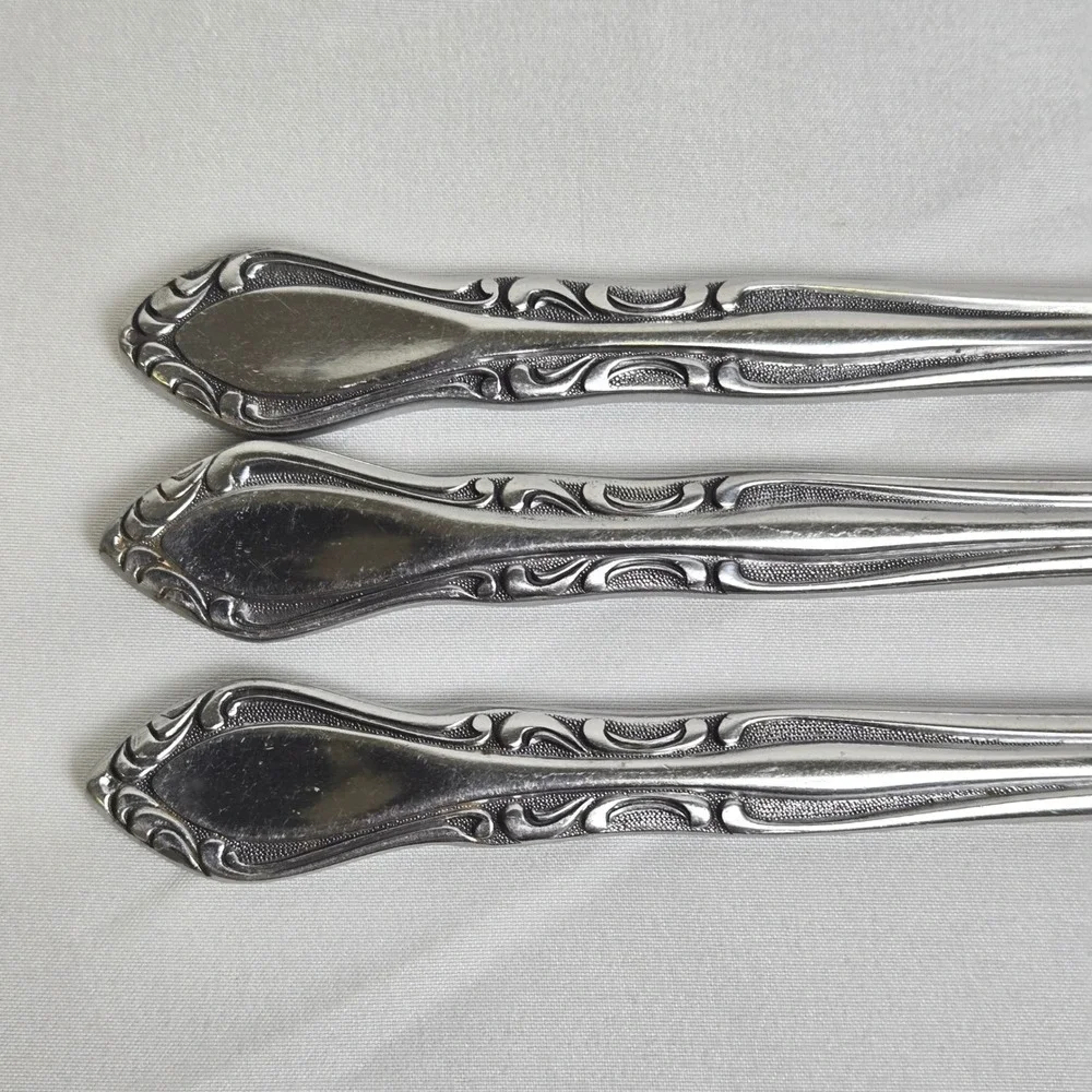 3 Rogers Co Korea Stanley Roberts Stainless Dinner Knives Auberge Pattern 8.75